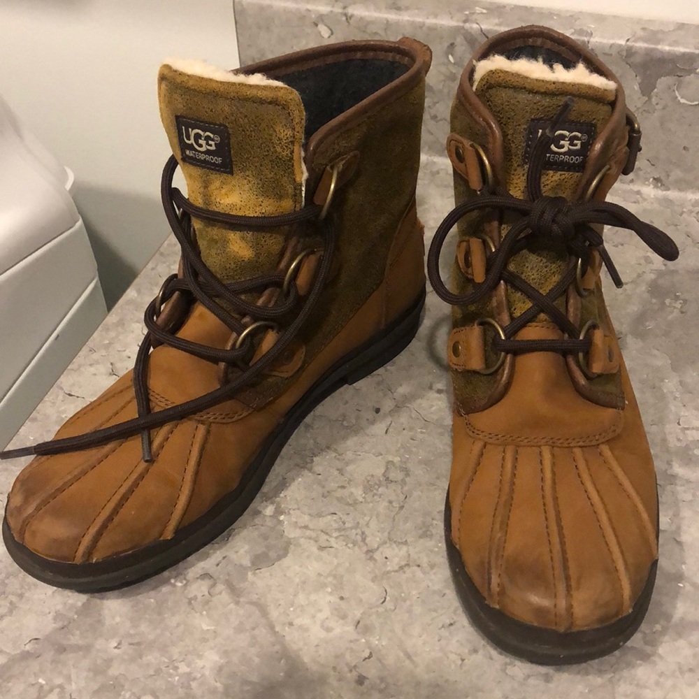 Ugg Cecile winter boots